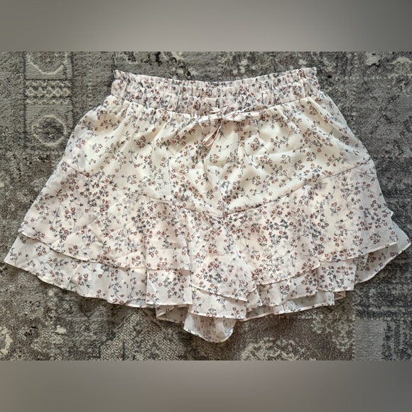 NWT Floral Ruffle Shorts, Size M - Picture 1 of 8